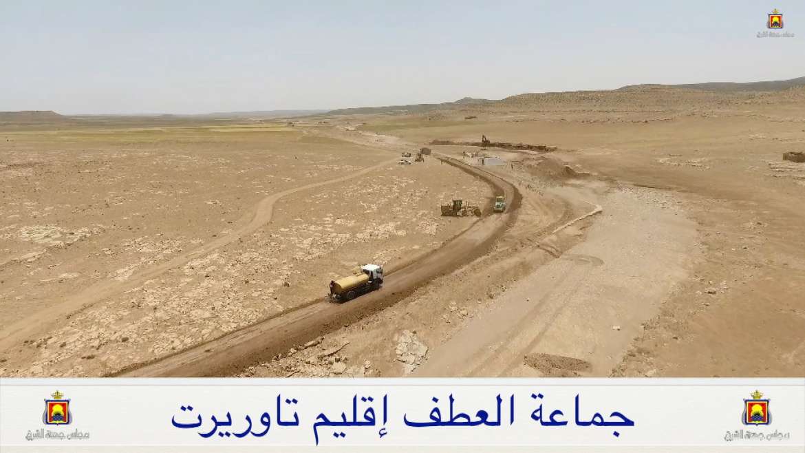 فيديو / آليات مجلس جهة الشرق تفتح المسالك بجماعة العطف إقليم تاوريرت