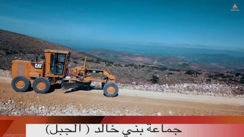 فيديو / آليات مجلس جهة الشرق تفتح المسالك بجماعة بني خالد الجبل