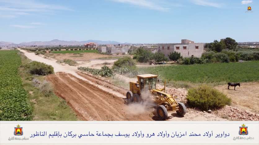 فيديو / آليات مجلس جهة الشرق تواصل فك العزلة عن دواوير بجماعة حاسي بركان بإقليم الناظور